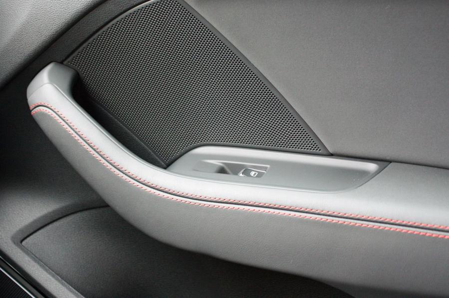 Детали интерьера Audi S3 Sedan (8V) 2013 года  (WW) (фото 74 из 95)